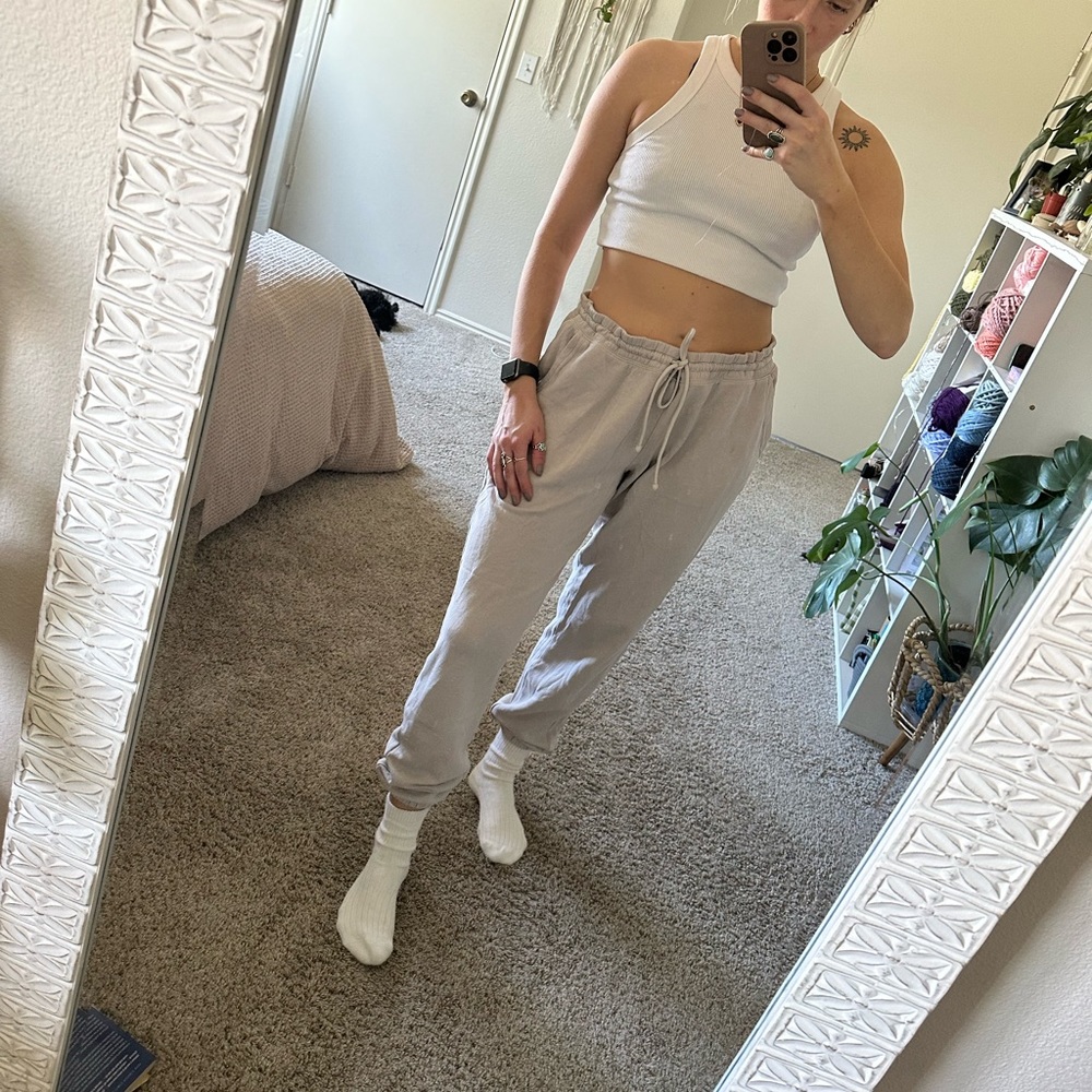 Divided by H&M sweatpants. Cute beige color. Size Large